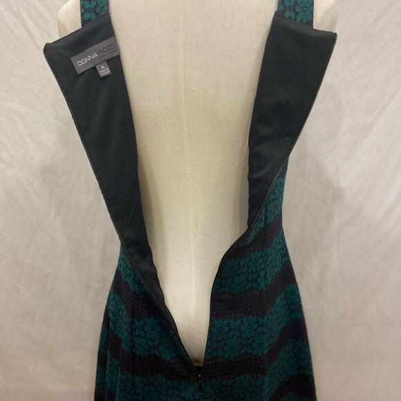 Donna Ricco NWOT Elegant Sleeveless Black and Green Lace Dress 6 - Picture 3 of 8